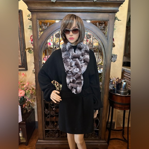 Beautiful Rabbit Scarf - Picture 5 of 5